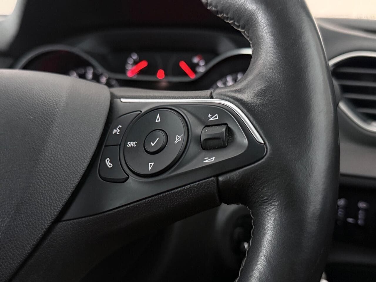 Vauxhall Grandland X thumbnail Misc Controls