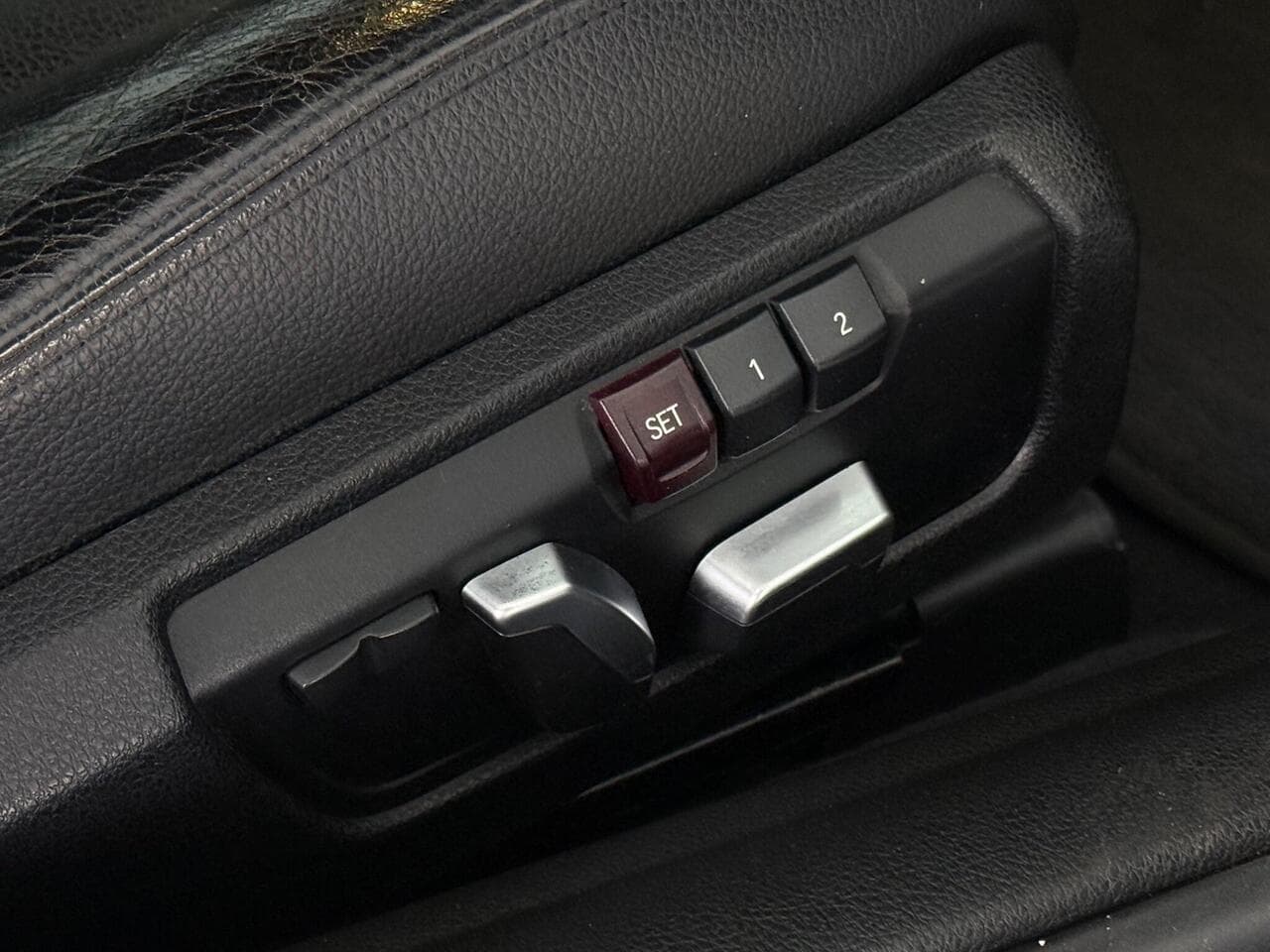 BMW 4 Series thumbnail Misc Controls
