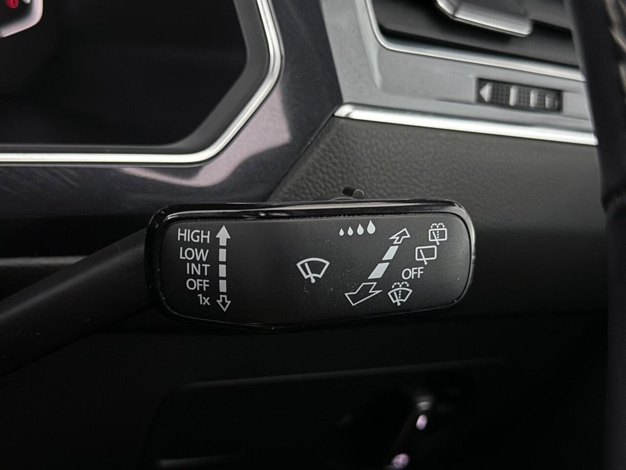 Volkswagen Tiguan Allspace thumbnail Misc Controls