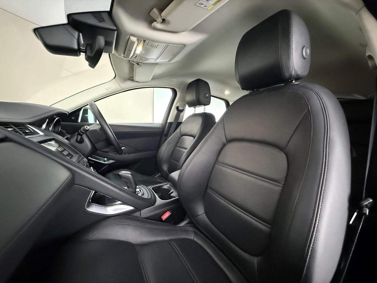 Jaguar E-PACE thumbnail Seat Front Passenger