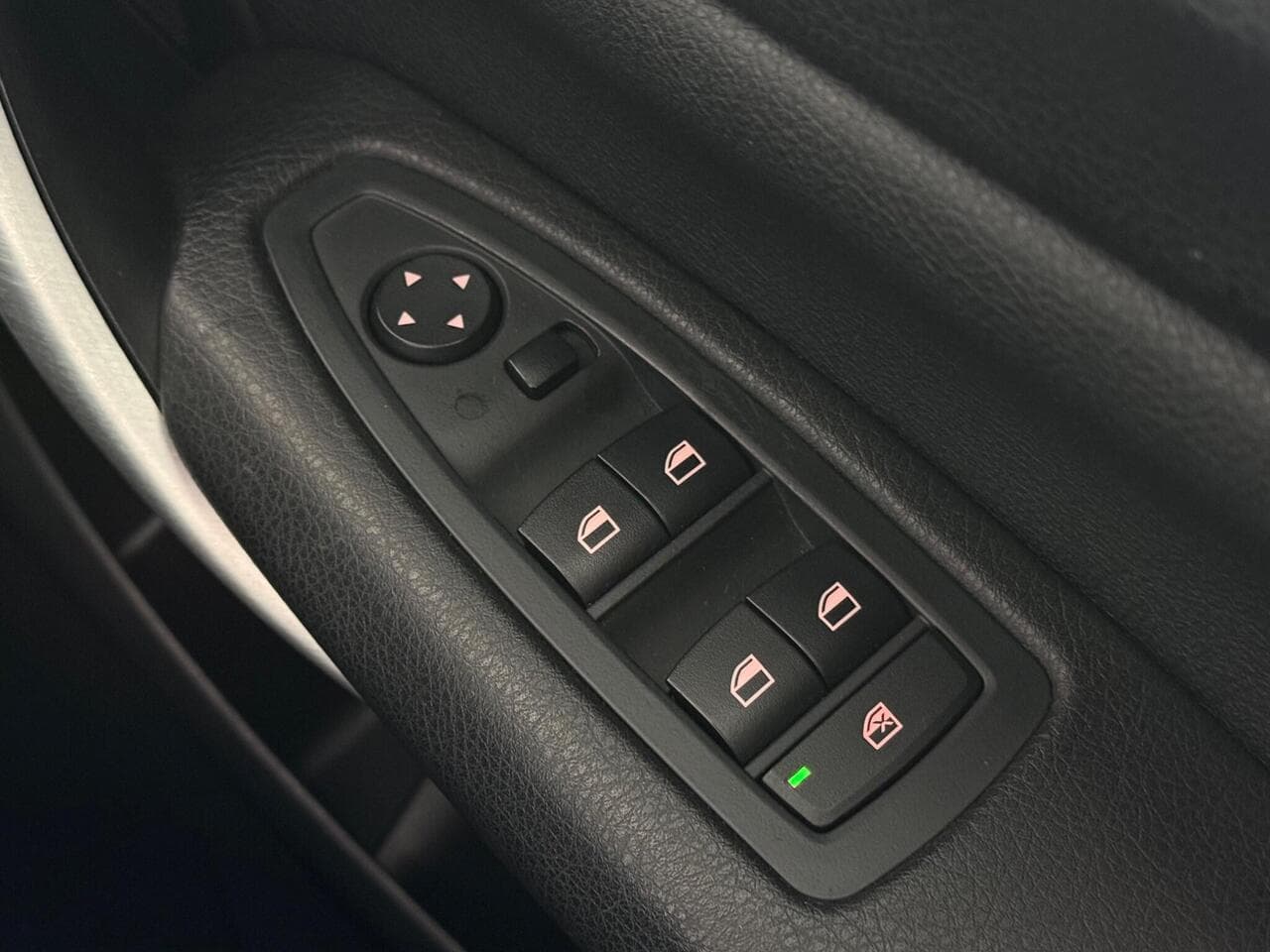 BMW 1 Series thumbnail Misc Controls