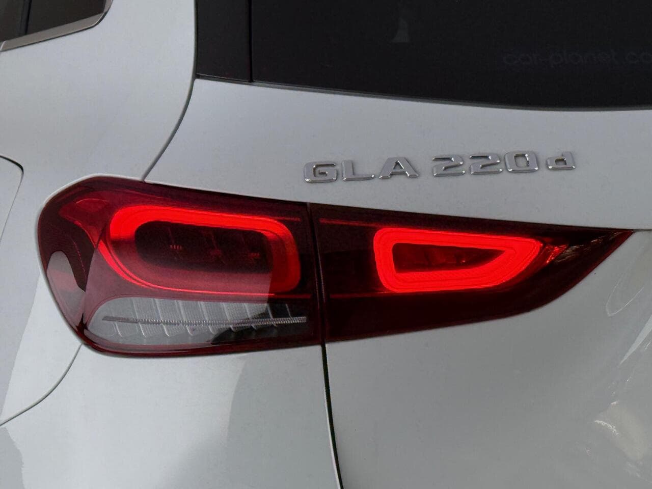 Mercedes-Benz GLA thumbnail Lights Rear
