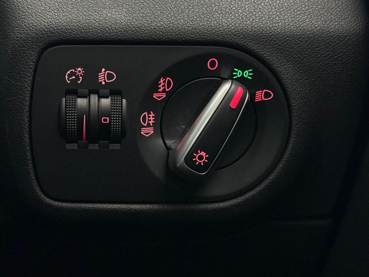 Audi A1 thumbnail Misc Controls