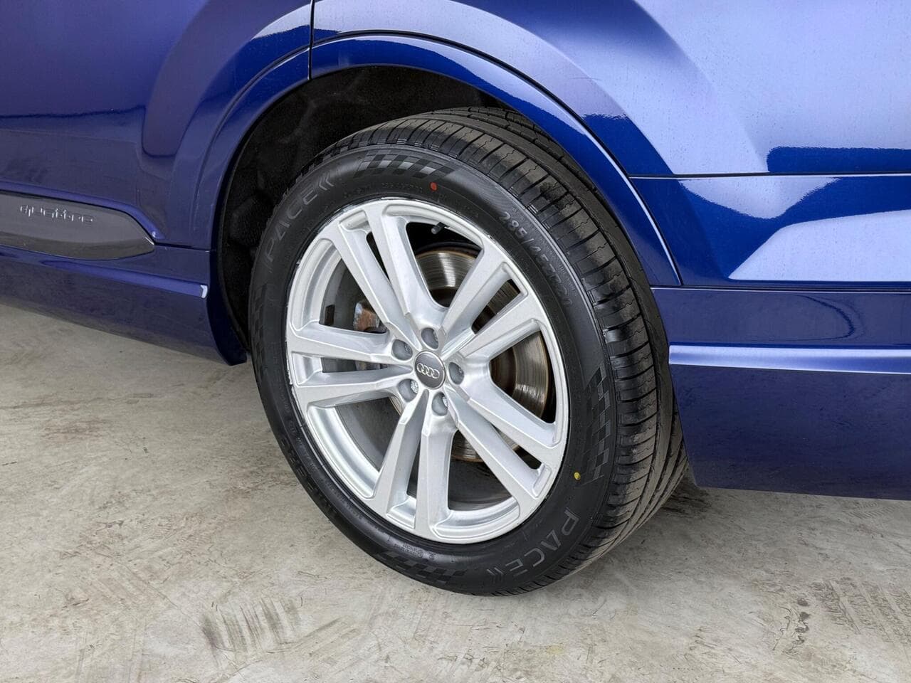 Audi Q7 thumbnail Wheel