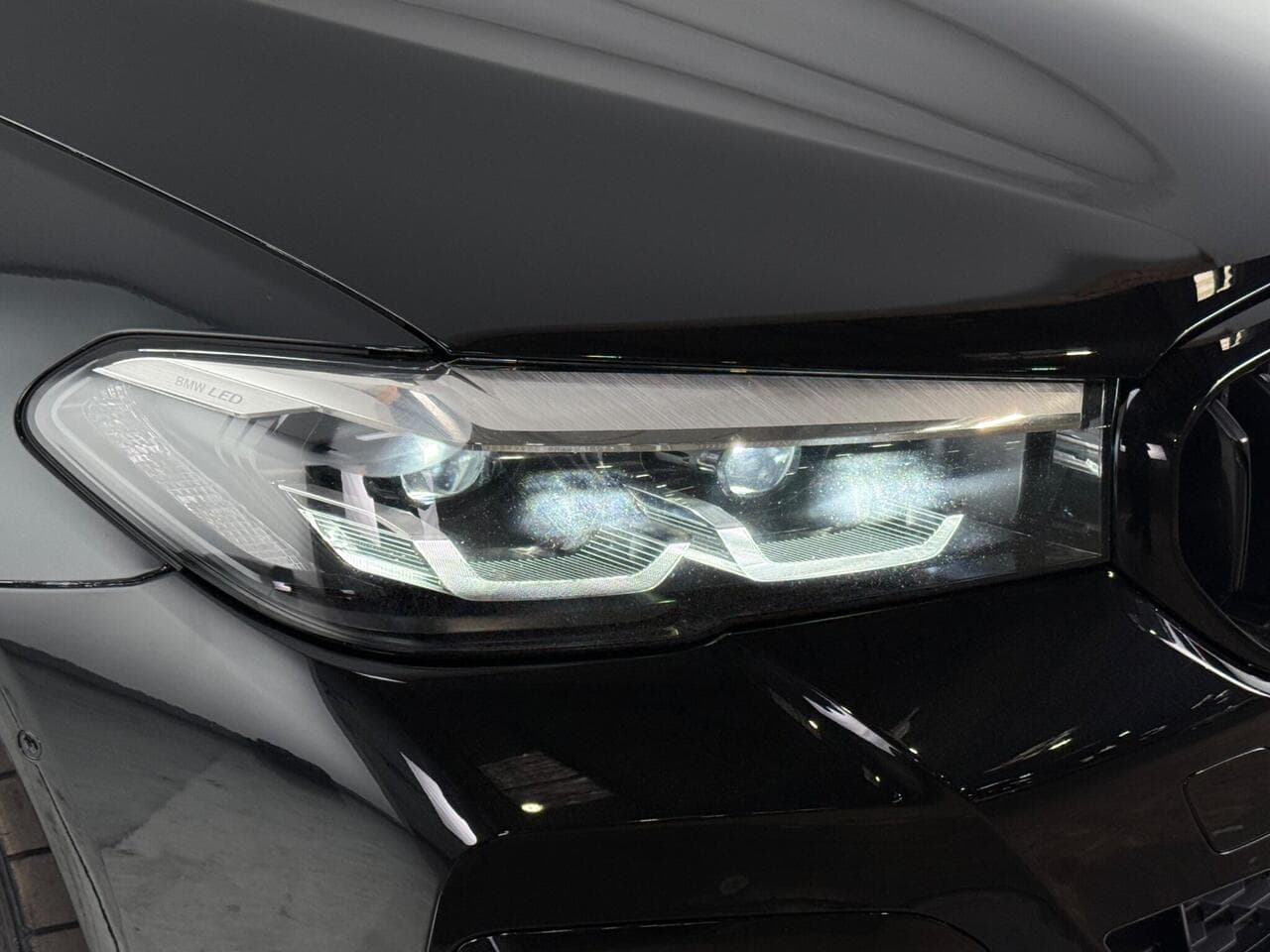 BMW 5 Series thumbnail Lights Front