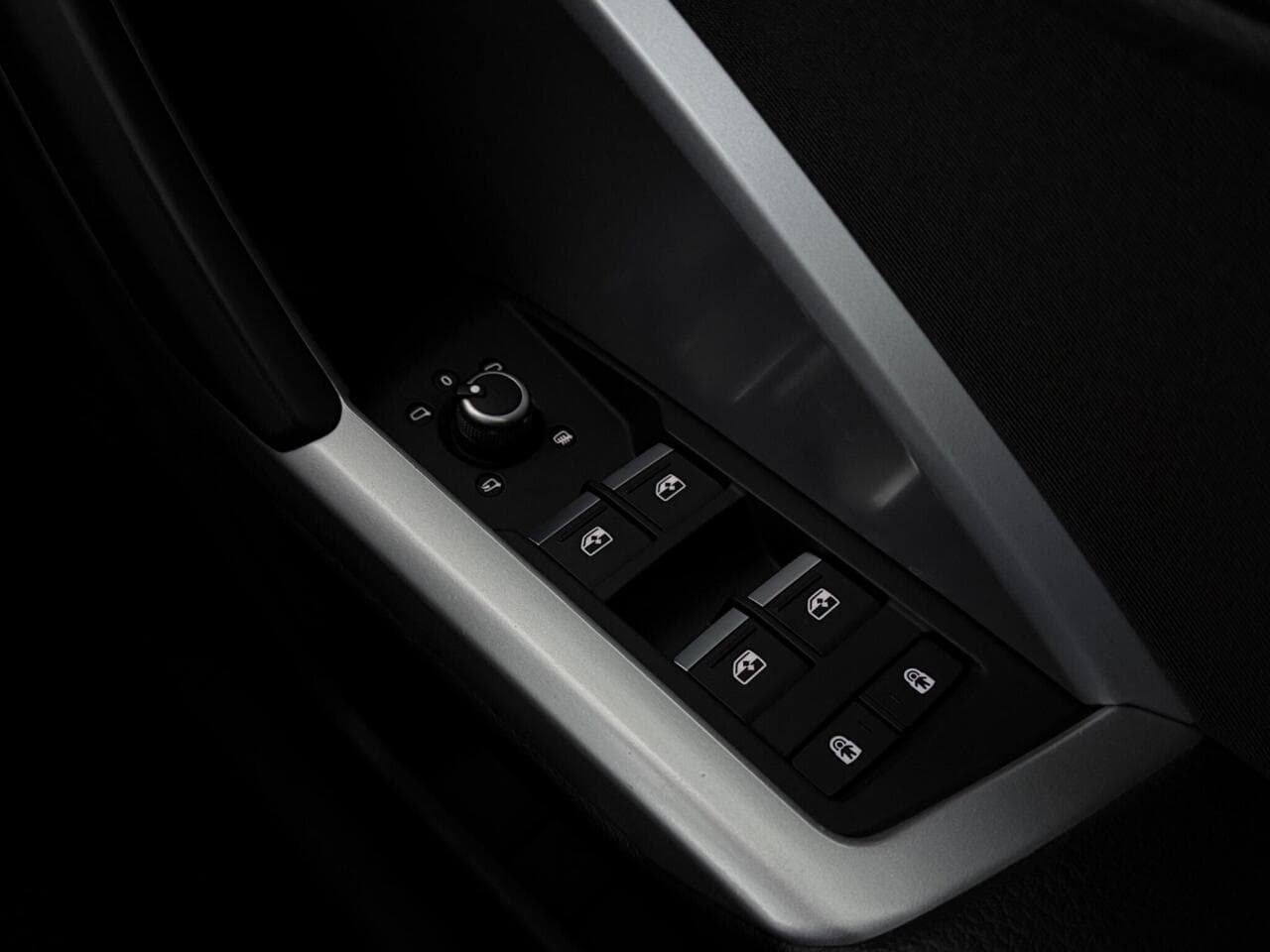 Audi Q3 thumbnail Misc Controls