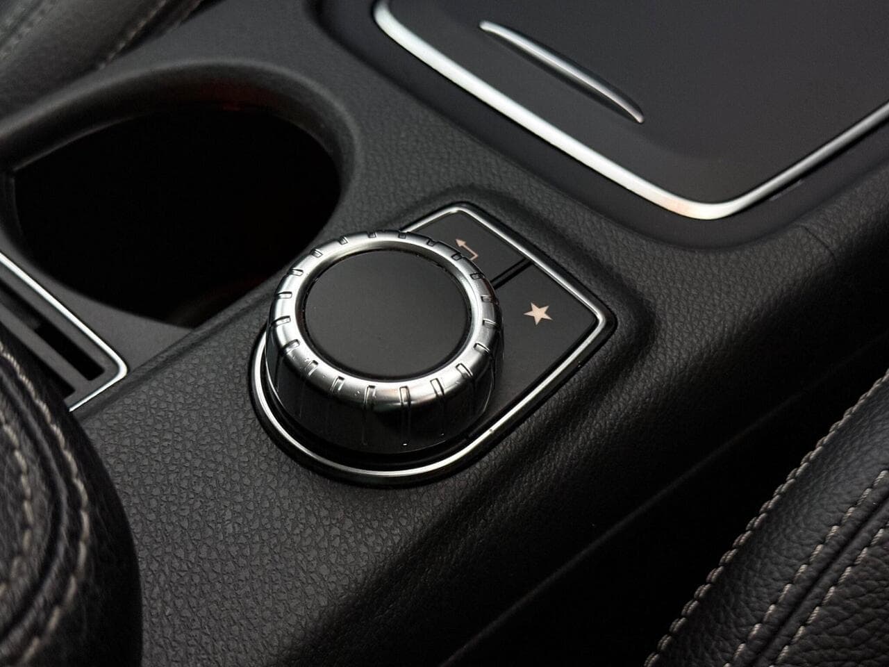 Mercedes-Benz GLA thumbnail Misc Controls