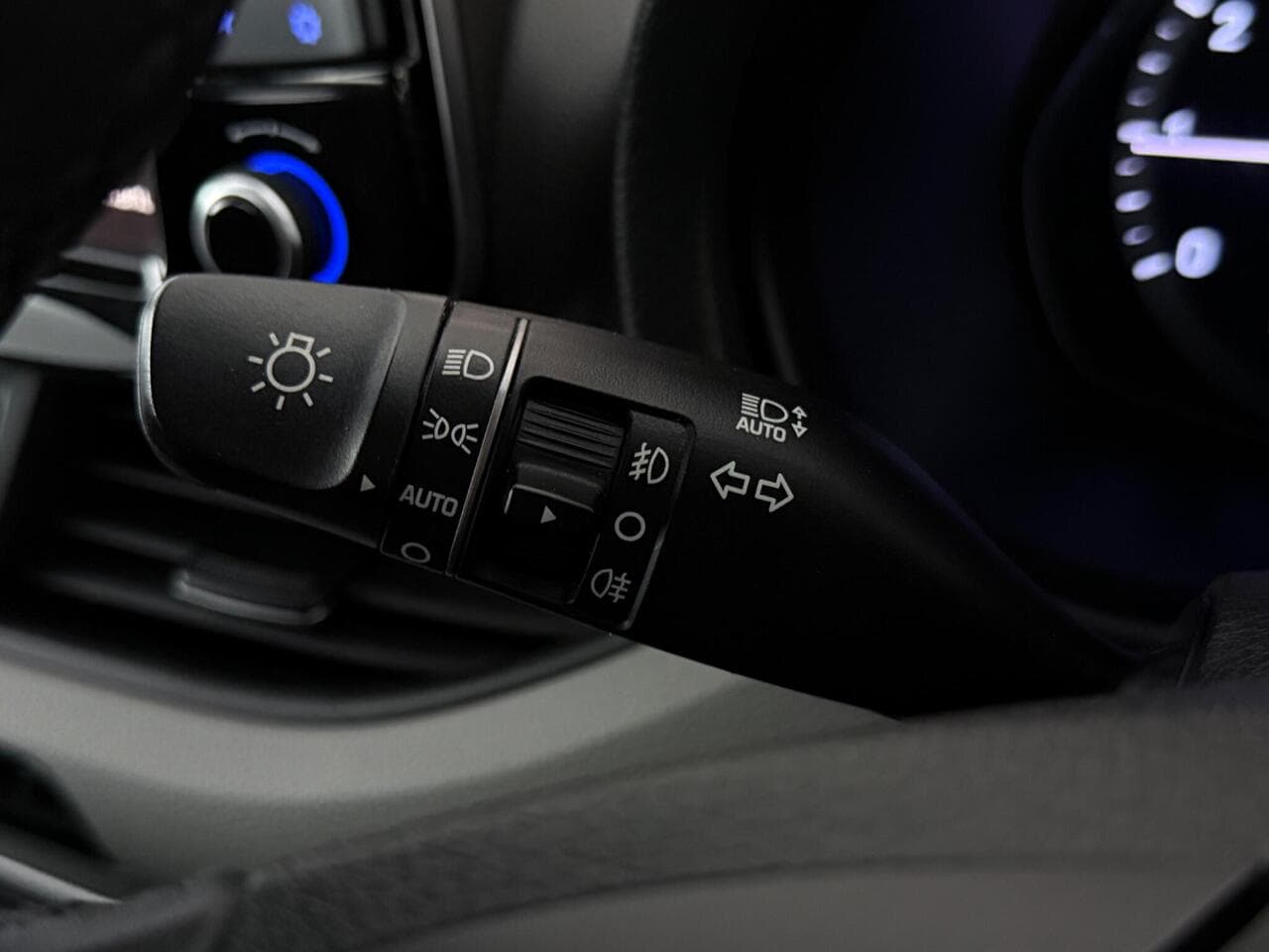 Hyundai i30 thumbnail Misc Controls