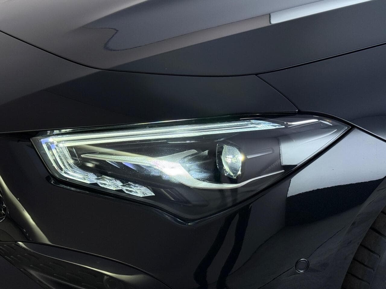 Mercedes-Benz CLA thumbnail Lights Front