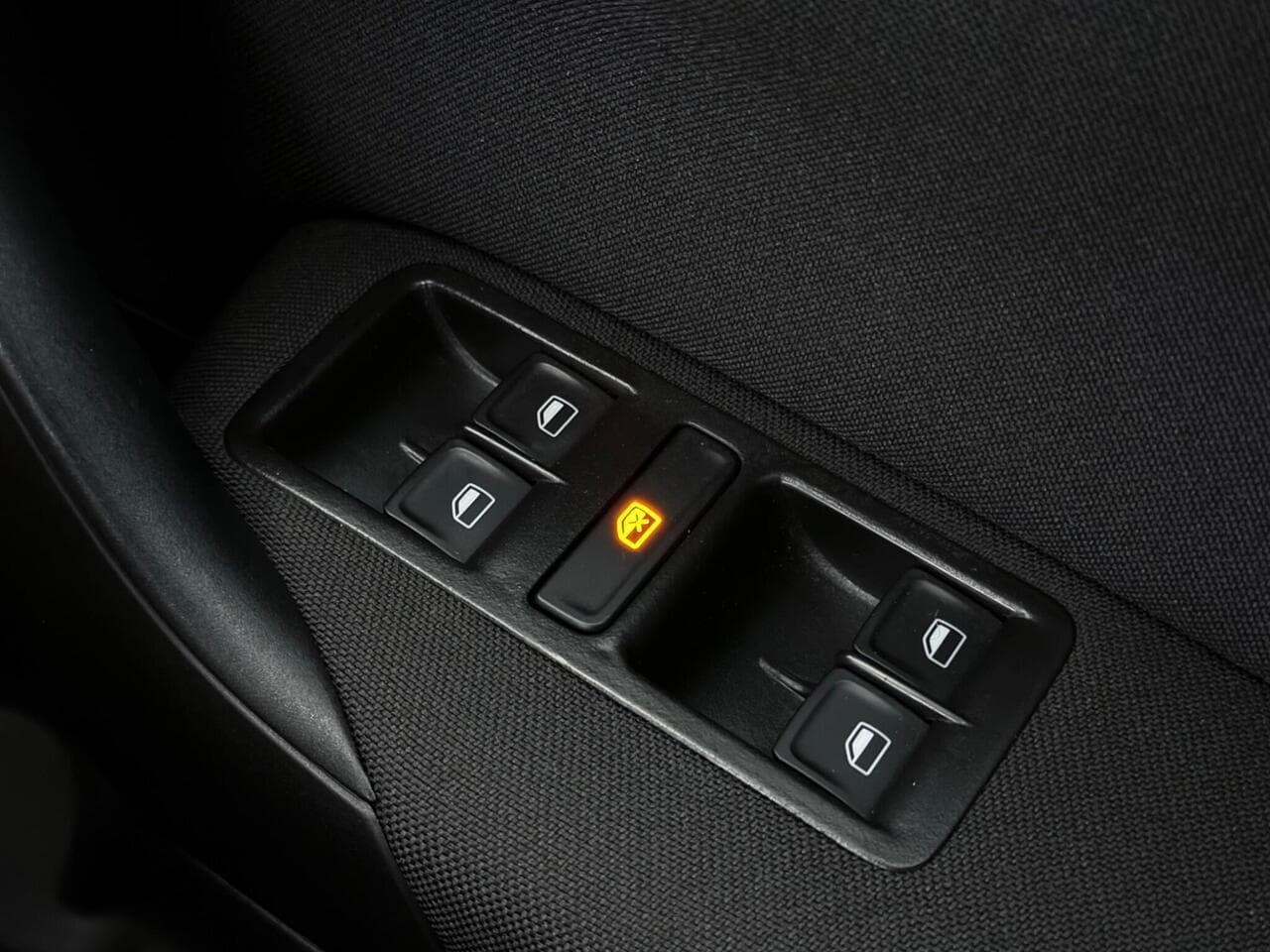 Volkswagen Polo thumbnail Misc Controls