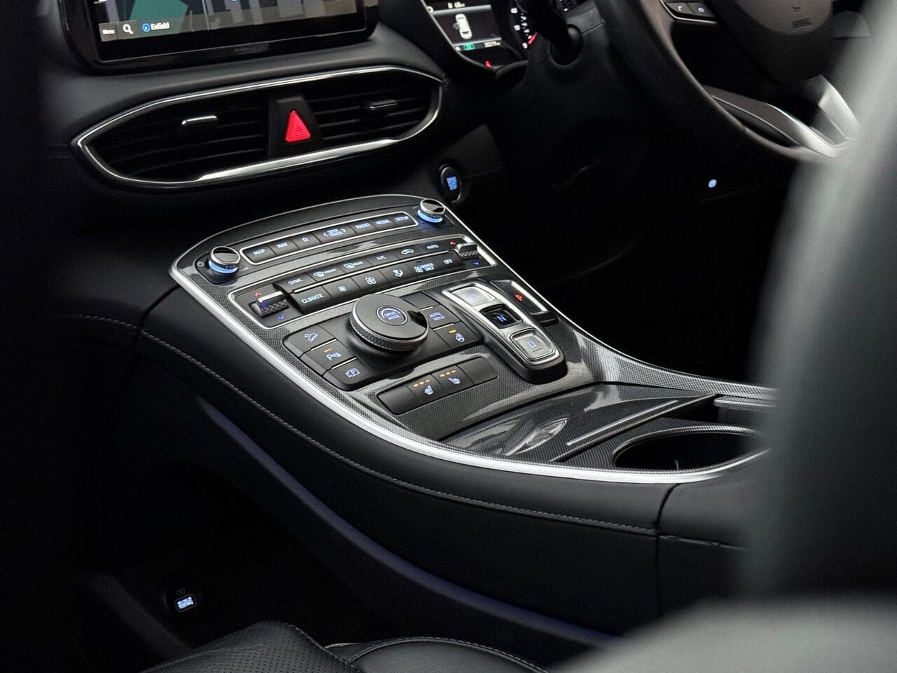 Hyundai Santa Fe thumbnail Interior Front