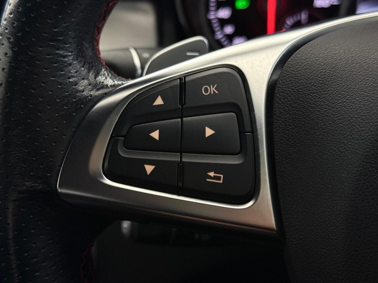 Mercedes-Benz CLA thumbnail Misc Controls