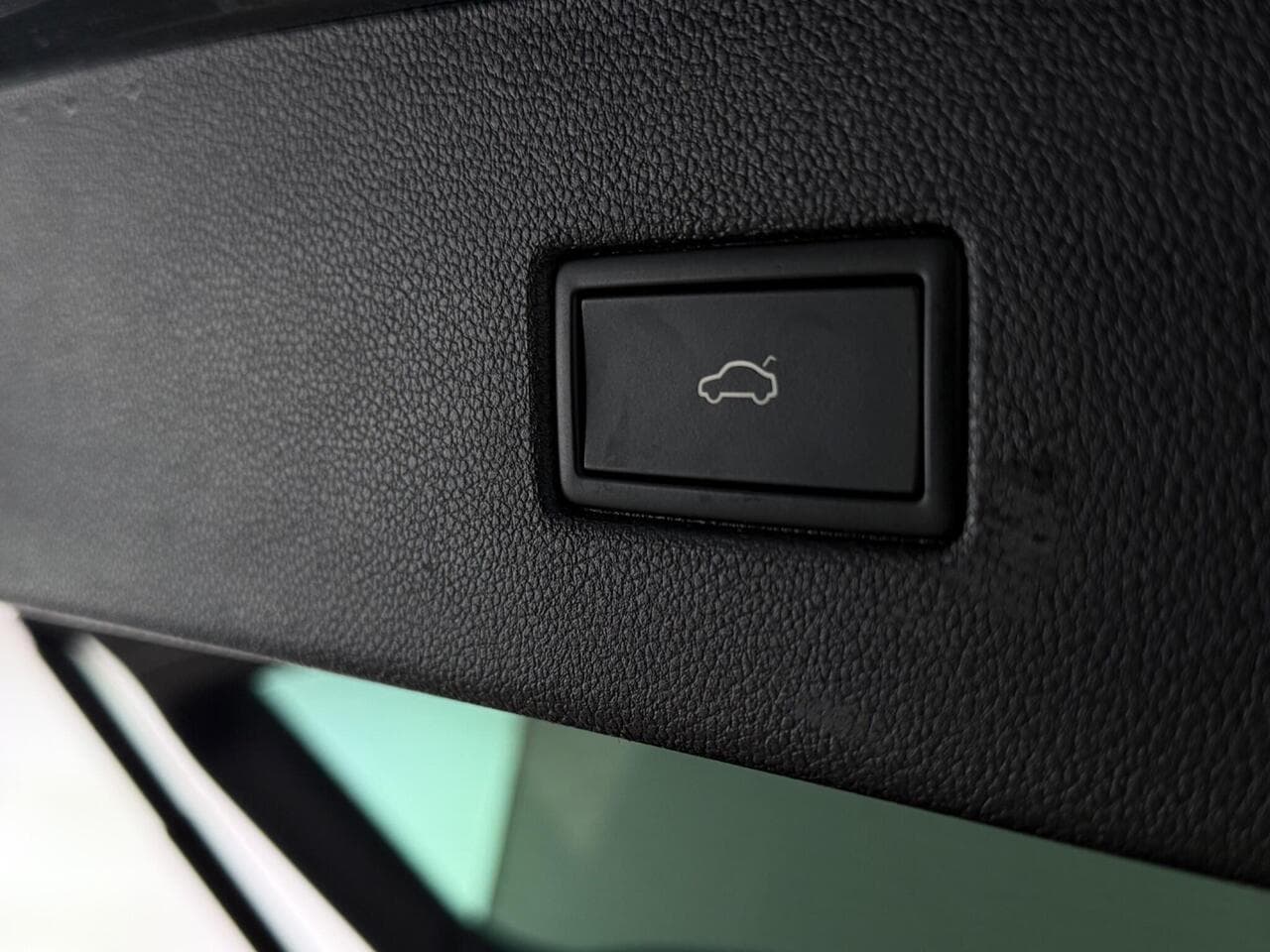 Volkswagen Tiguan thumbnail Misc Controls