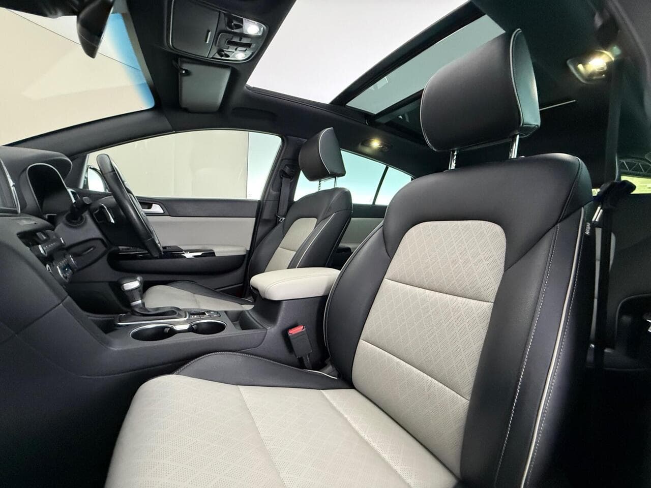 Kia Sportage thumbnail Seat Front Passenger