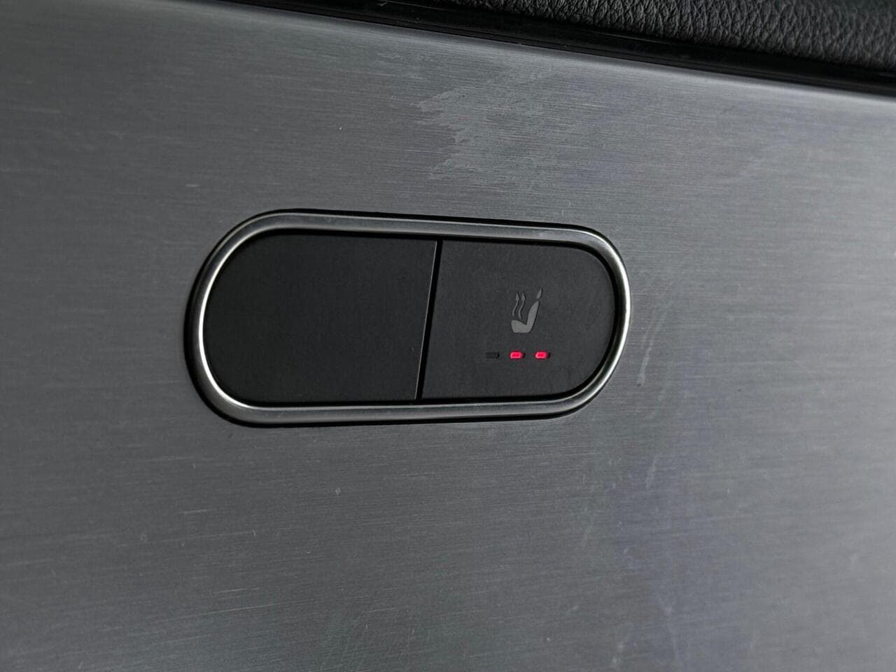 Mercedes-Benz CLA thumbnail Misc Controls