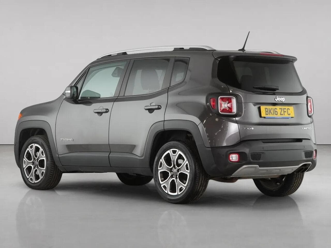 Jeep Renegade thumbnail Rear Left