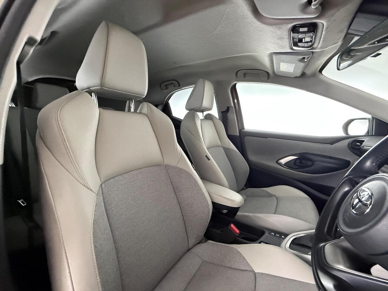 Toyota Yaris thumbnail Seat Driver