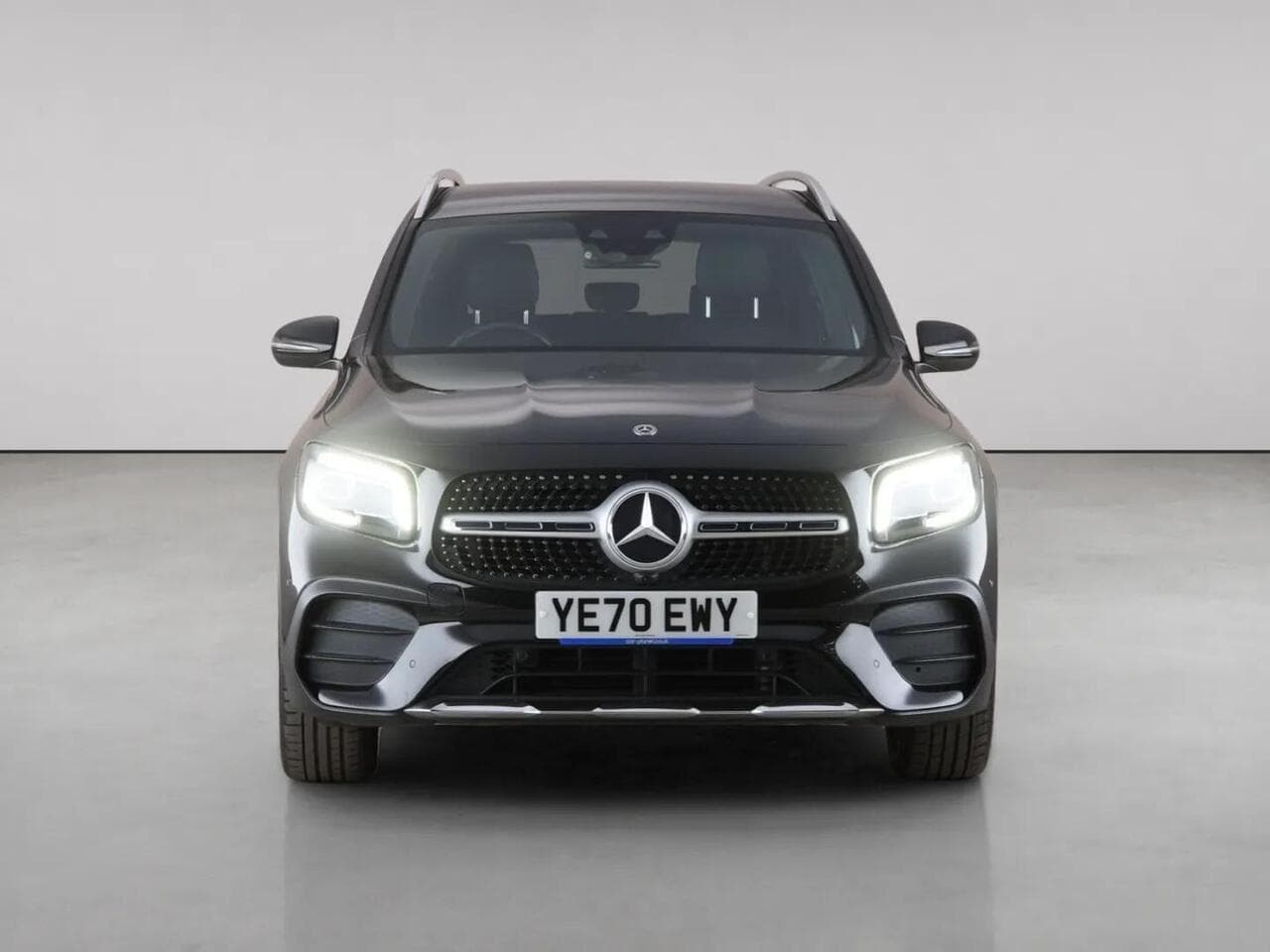 Mercedes-Benz GLB thumbnail Front