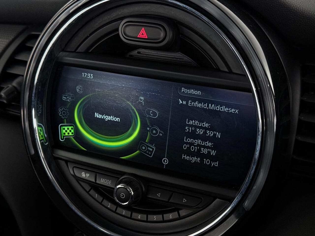 MINI Hatch thumbnail Infotainment System