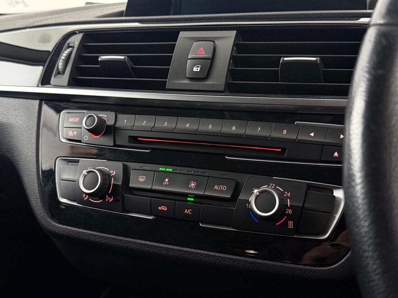BMW 1 Series thumbnail Infotainment System