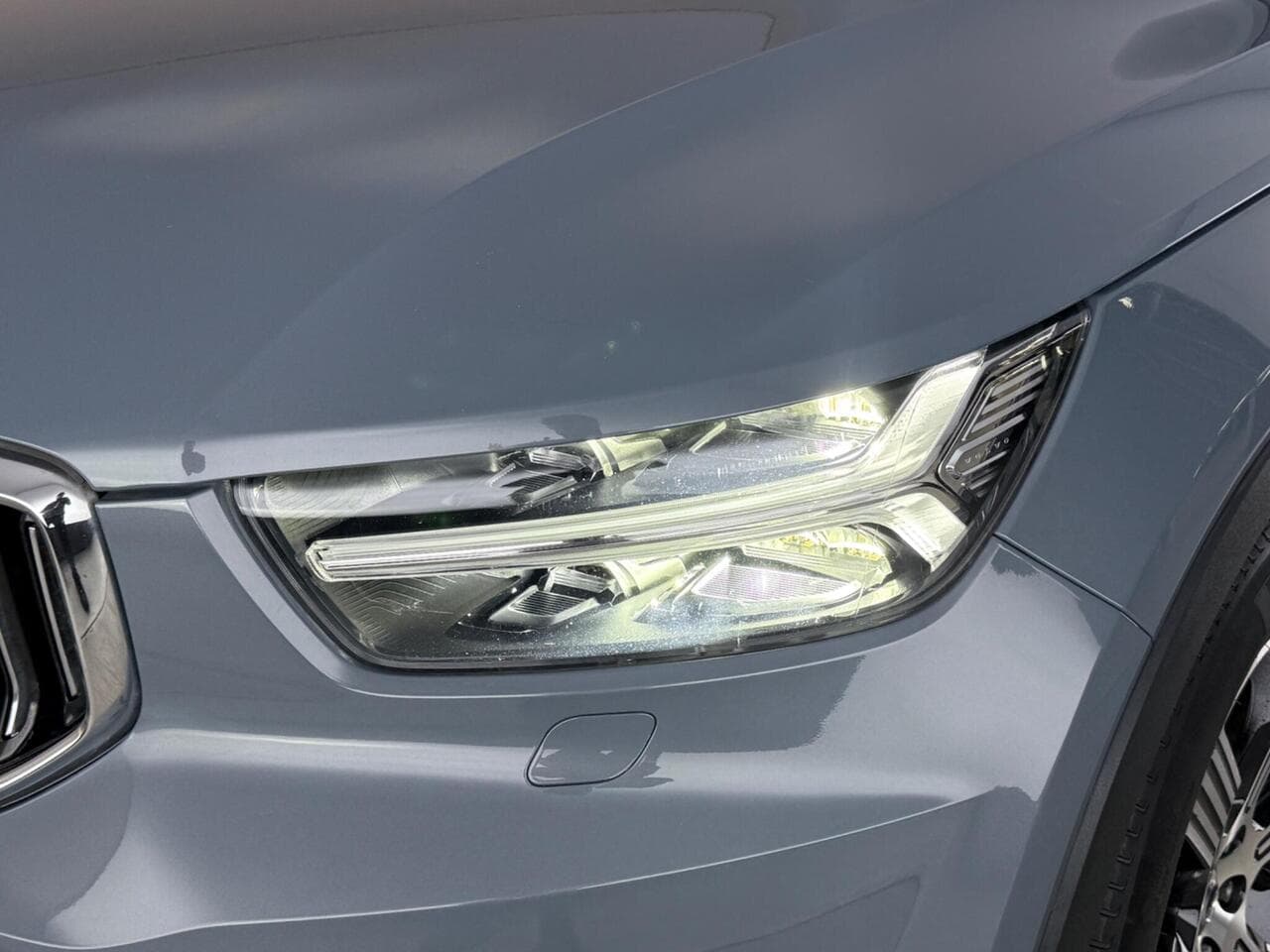 Volvo XC40 thumbnail Lights Front