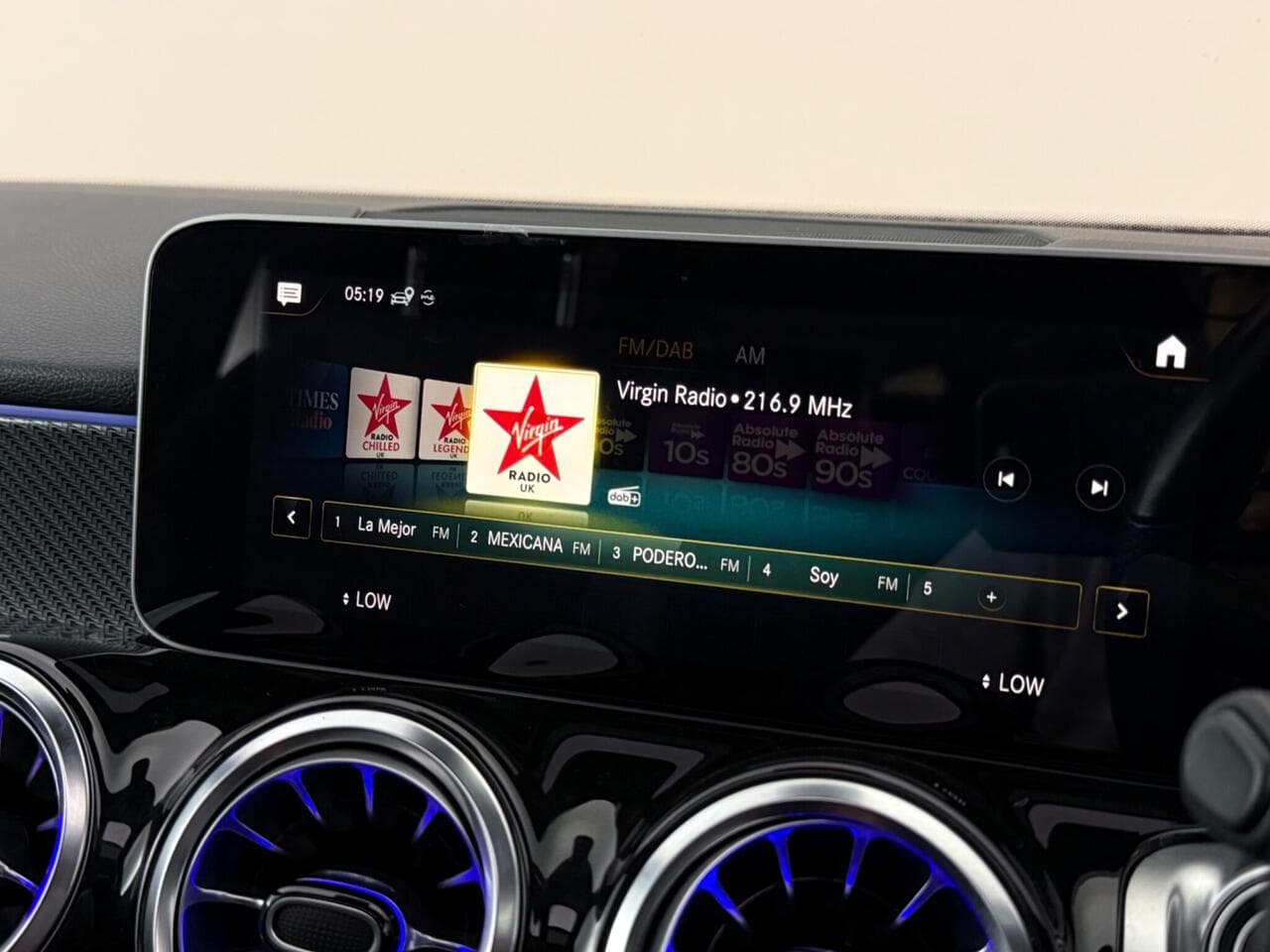 Mercedes-Benz GLB thumbnail Infotainment System