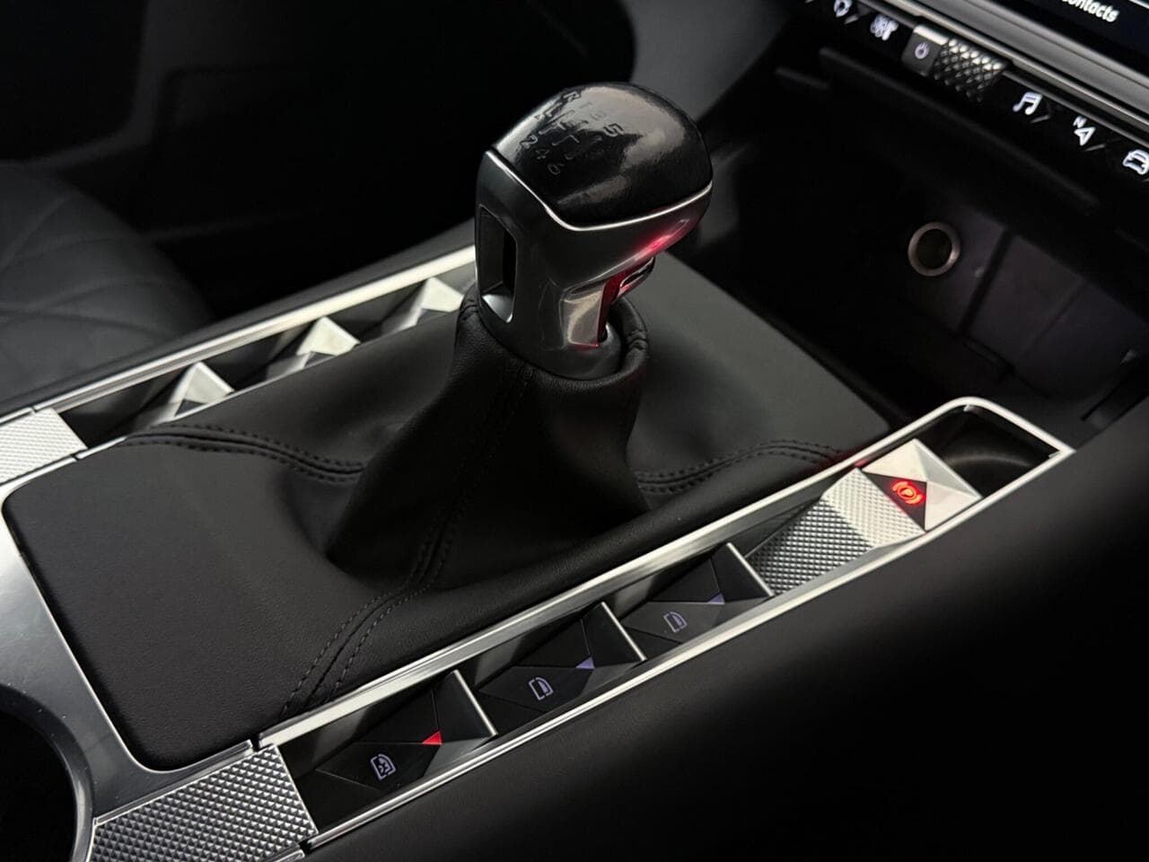 DS AUTOMOBILES DS 7 CROSSBACK thumbnail Interior Front