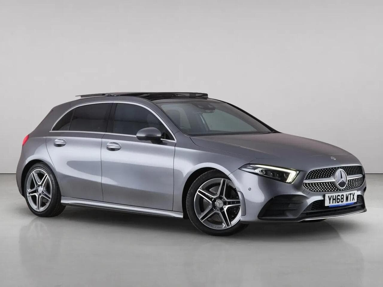 Mercedes-Benz A Class - Mercedes-Benz A Class 2.0 A250 AMG Line (Premium Plus) 7G-DCT Euro 6 (s/s) 5dr