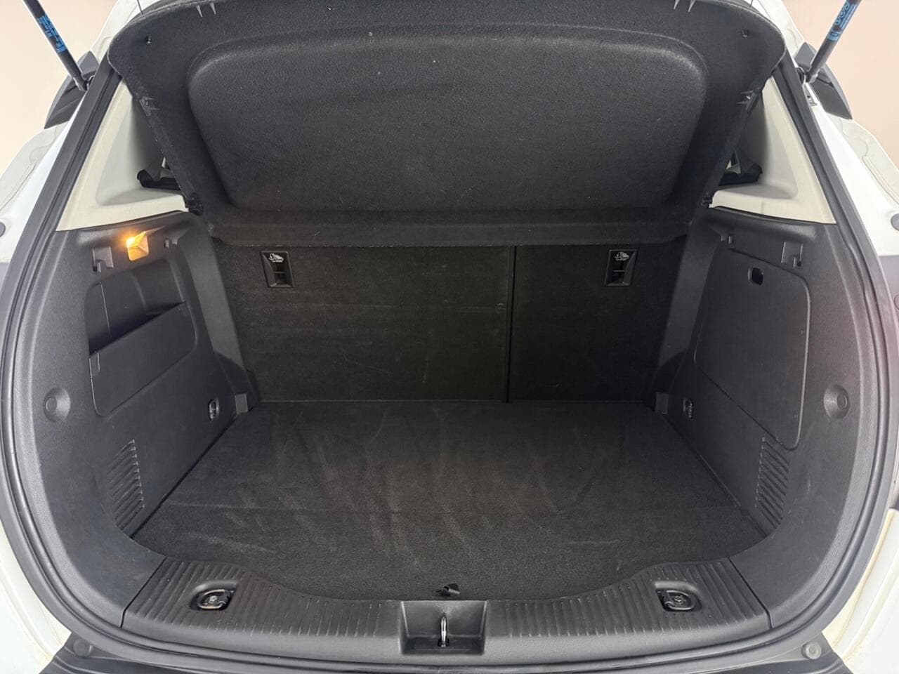 Vauxhall Mokka thumbnail Boot