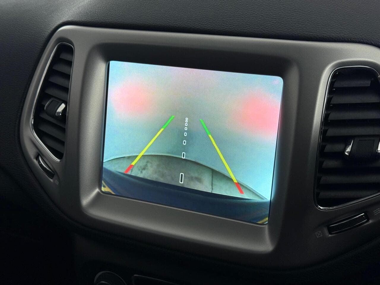 Jeep Compass thumbnail Infotainment System