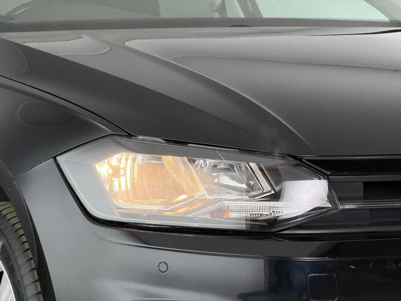 Volkswagen Polo thumbnail Lights Front
