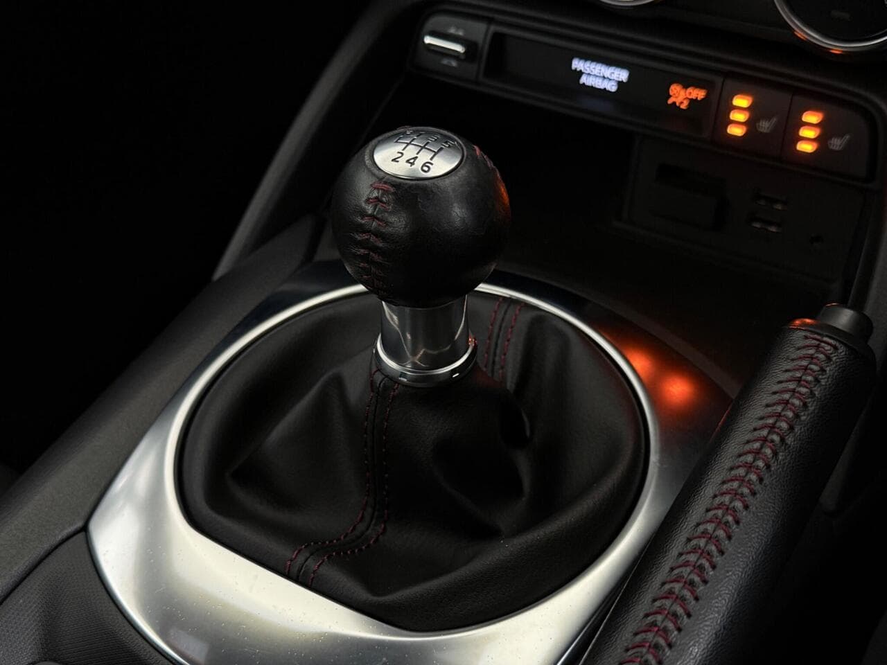 Mazda MX-5 RF thumbnail Interior Front