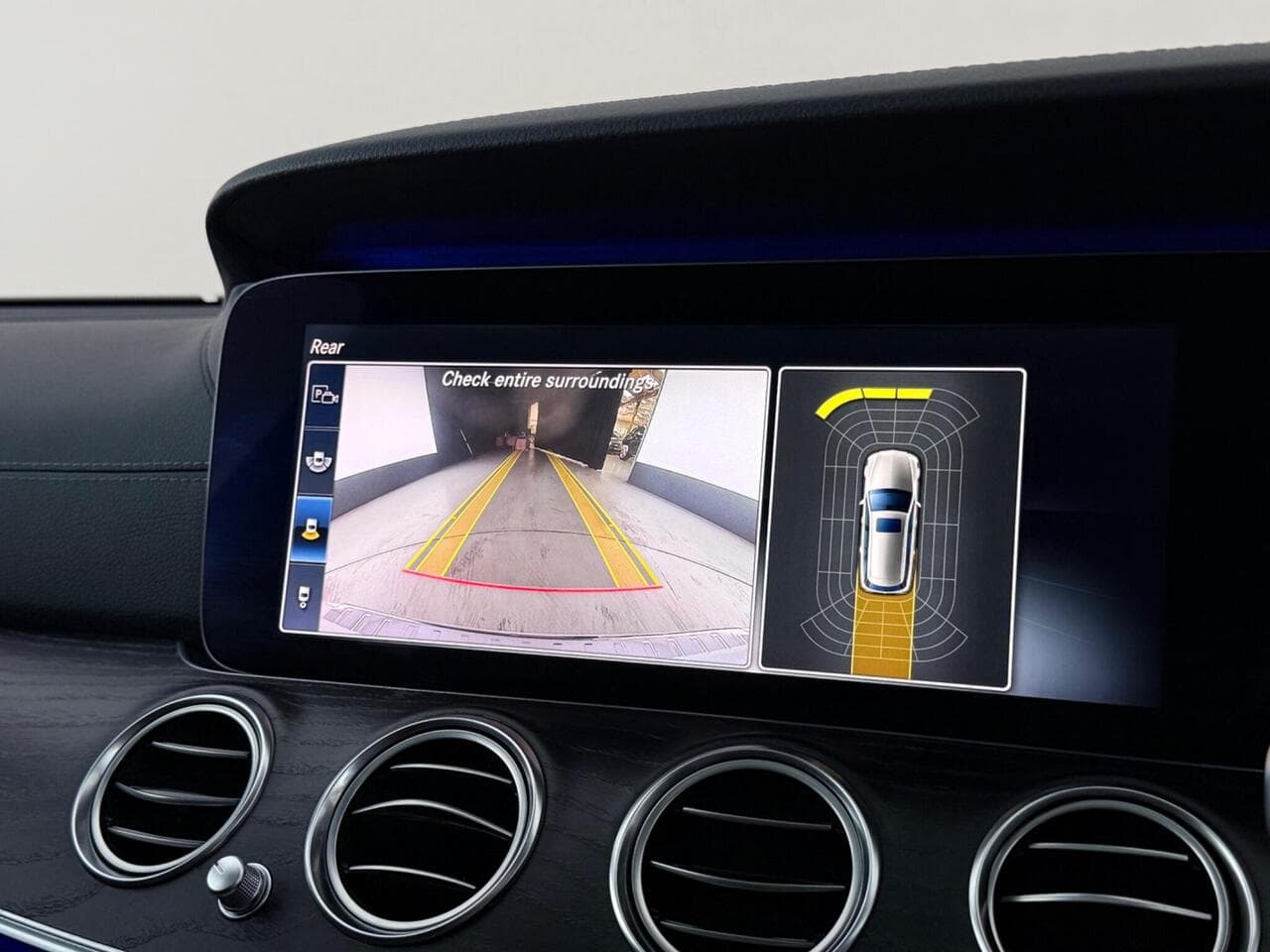 Mercedes-Benz E Class thumbnail Infotainment System
