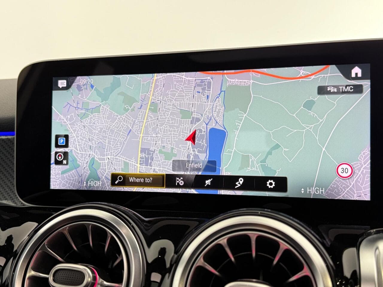 Mercedes-Benz GLB thumbnail Infotainment System