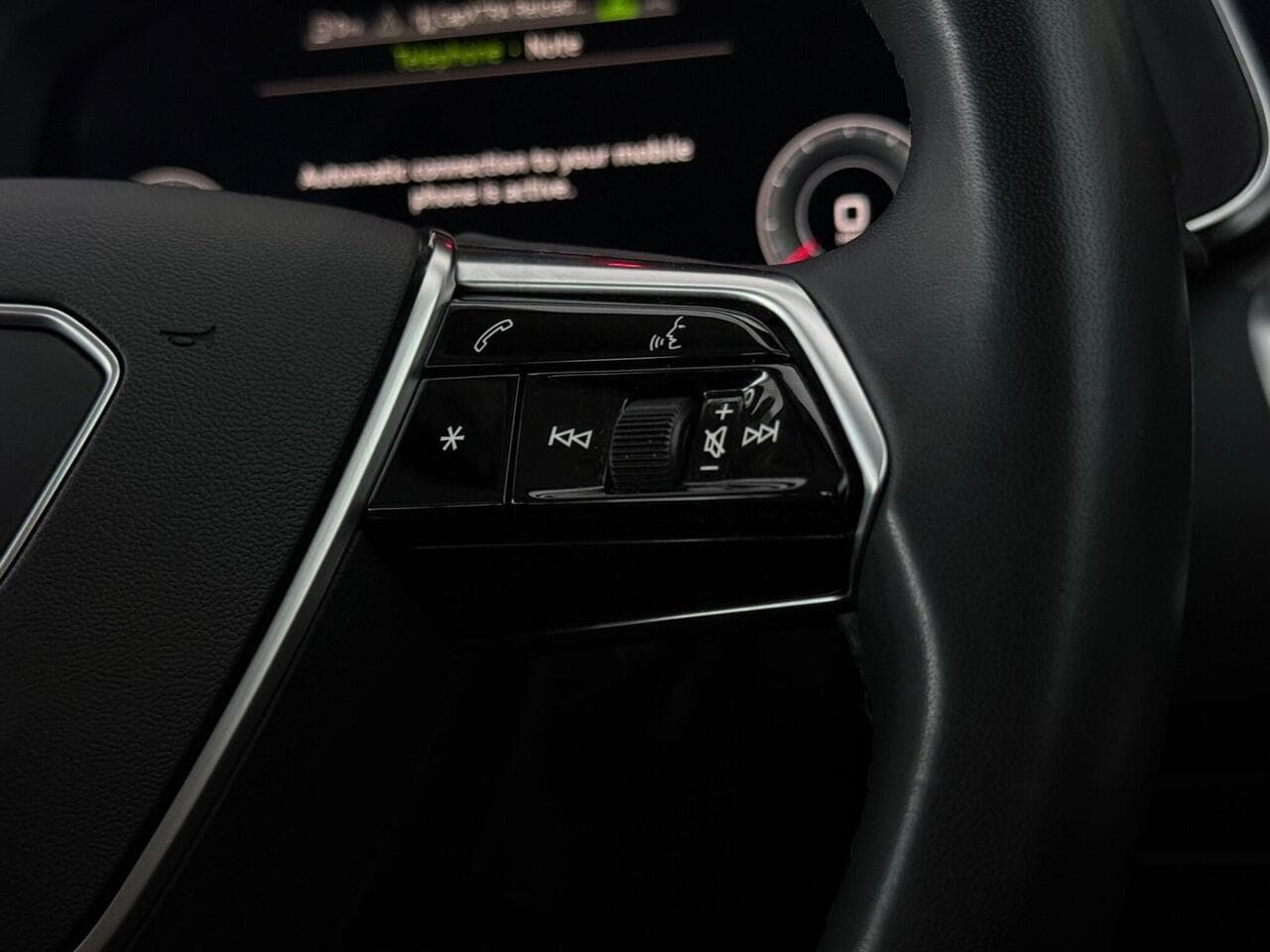 Audi A6 Saloon thumbnail Misc Controls
