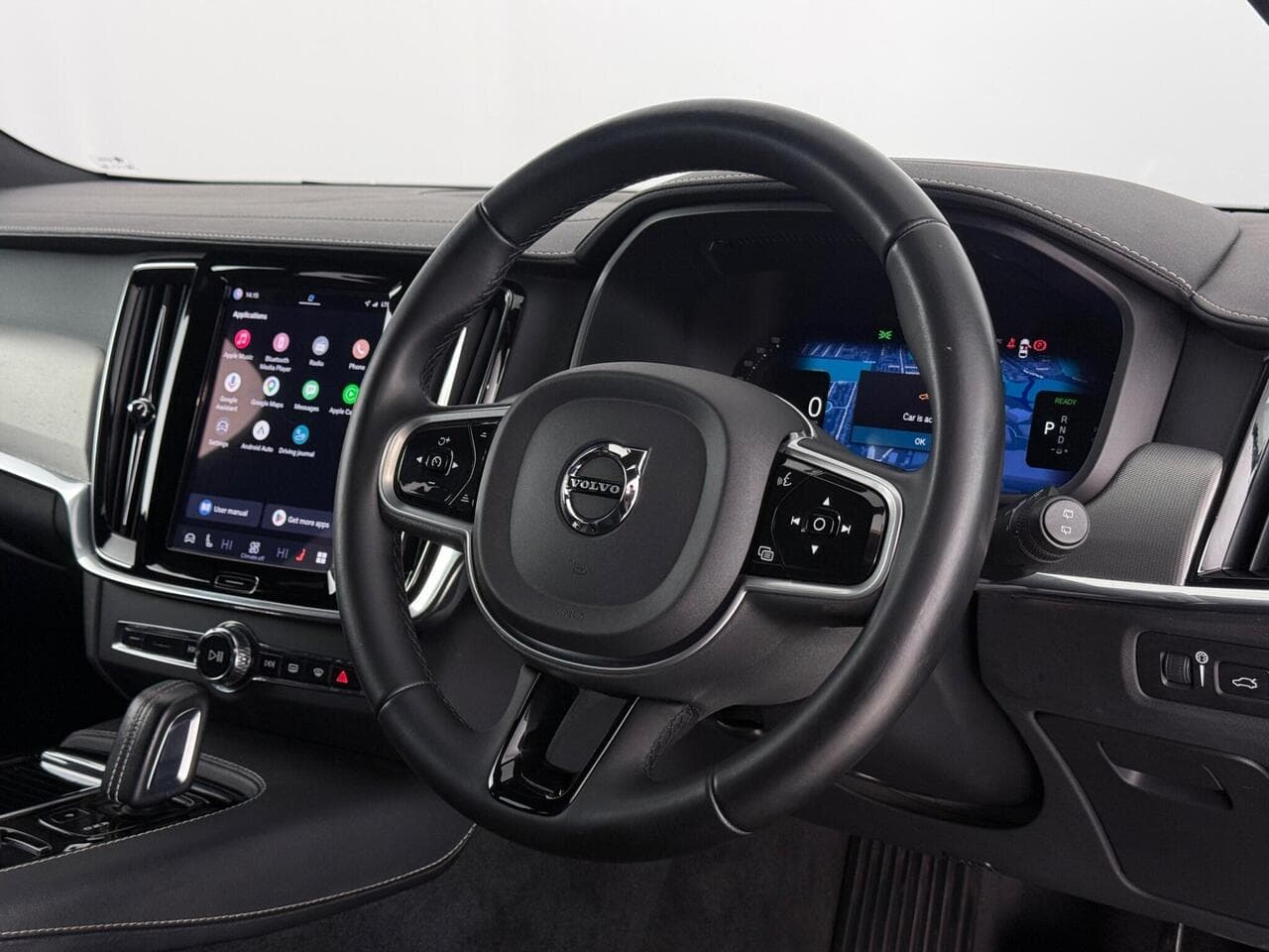 Volvo V90 thumbnail Steering Wheel