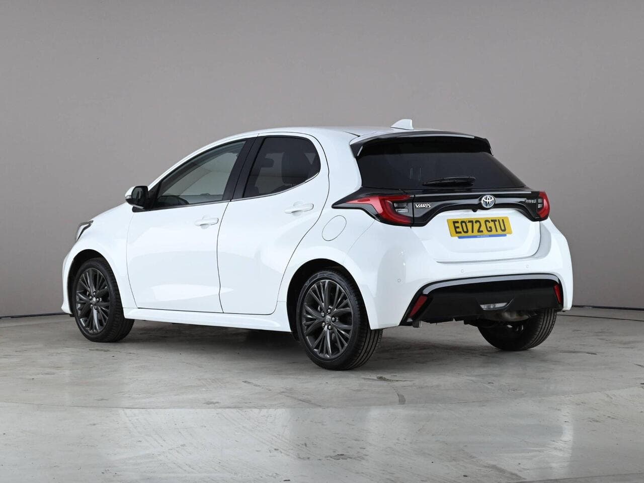 Toyota Yaris thumbnail Rear Left