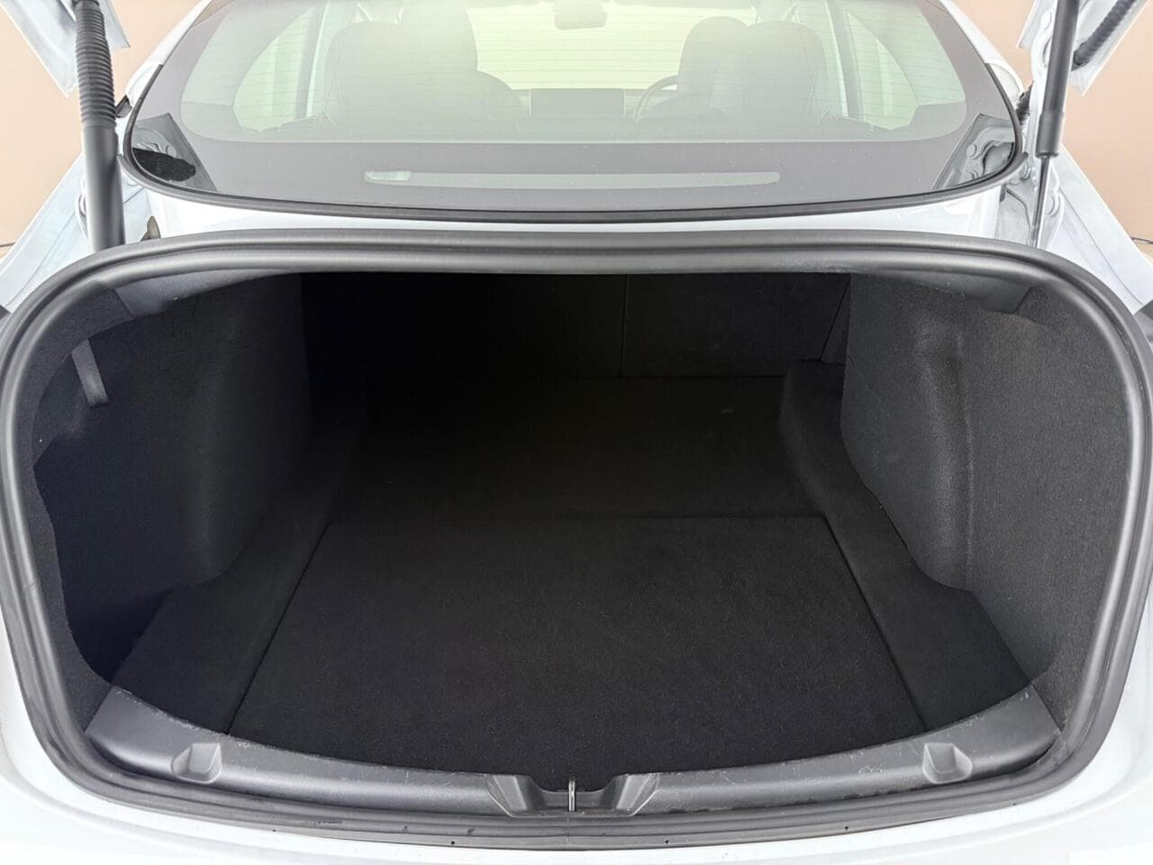 Tesla Model 3 thumbnail Boot