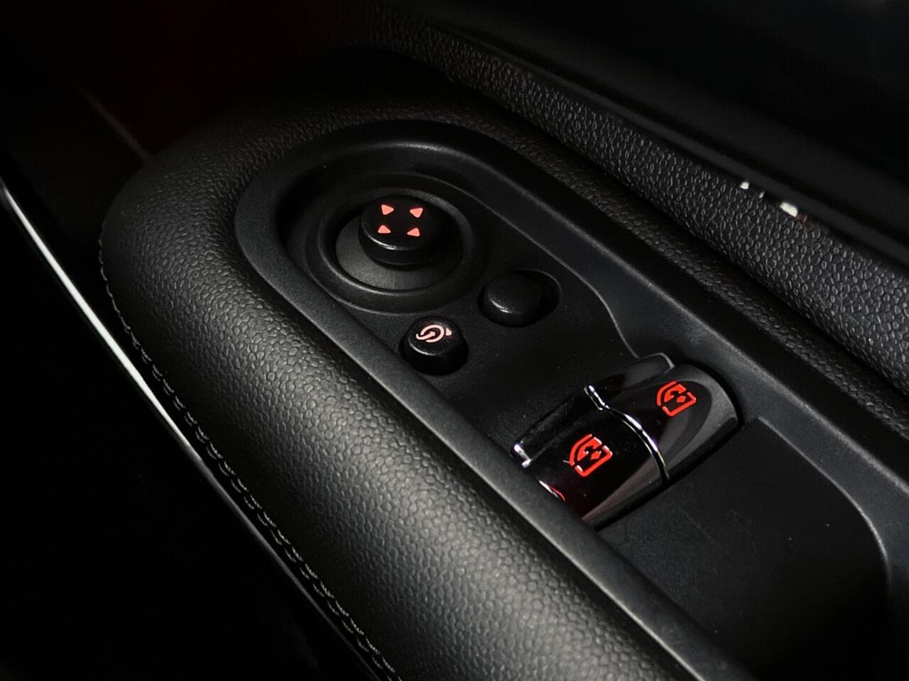 MINI Paceman thumbnail Misc Controls