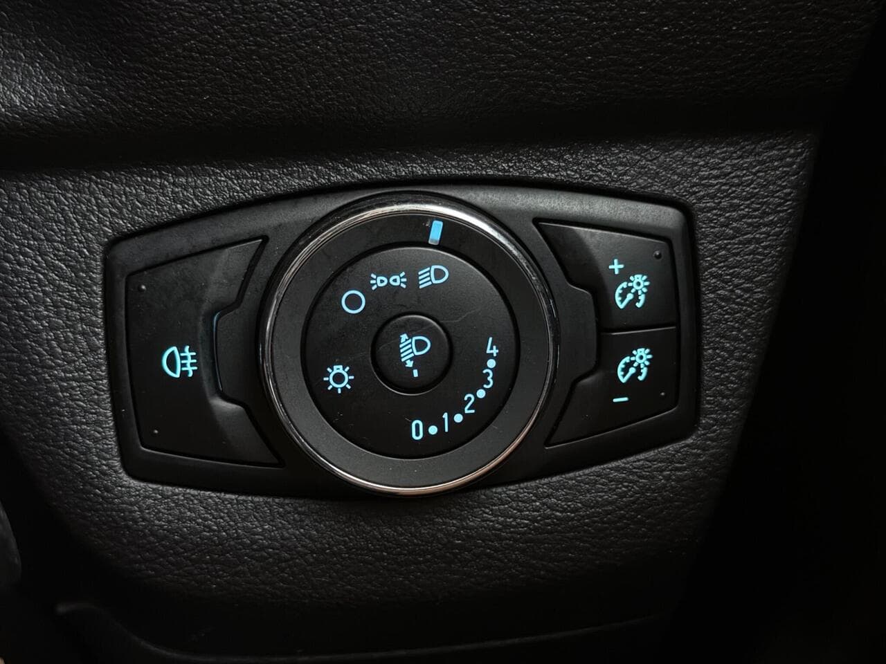 Ford Transit Courier thumbnail Misc Controls