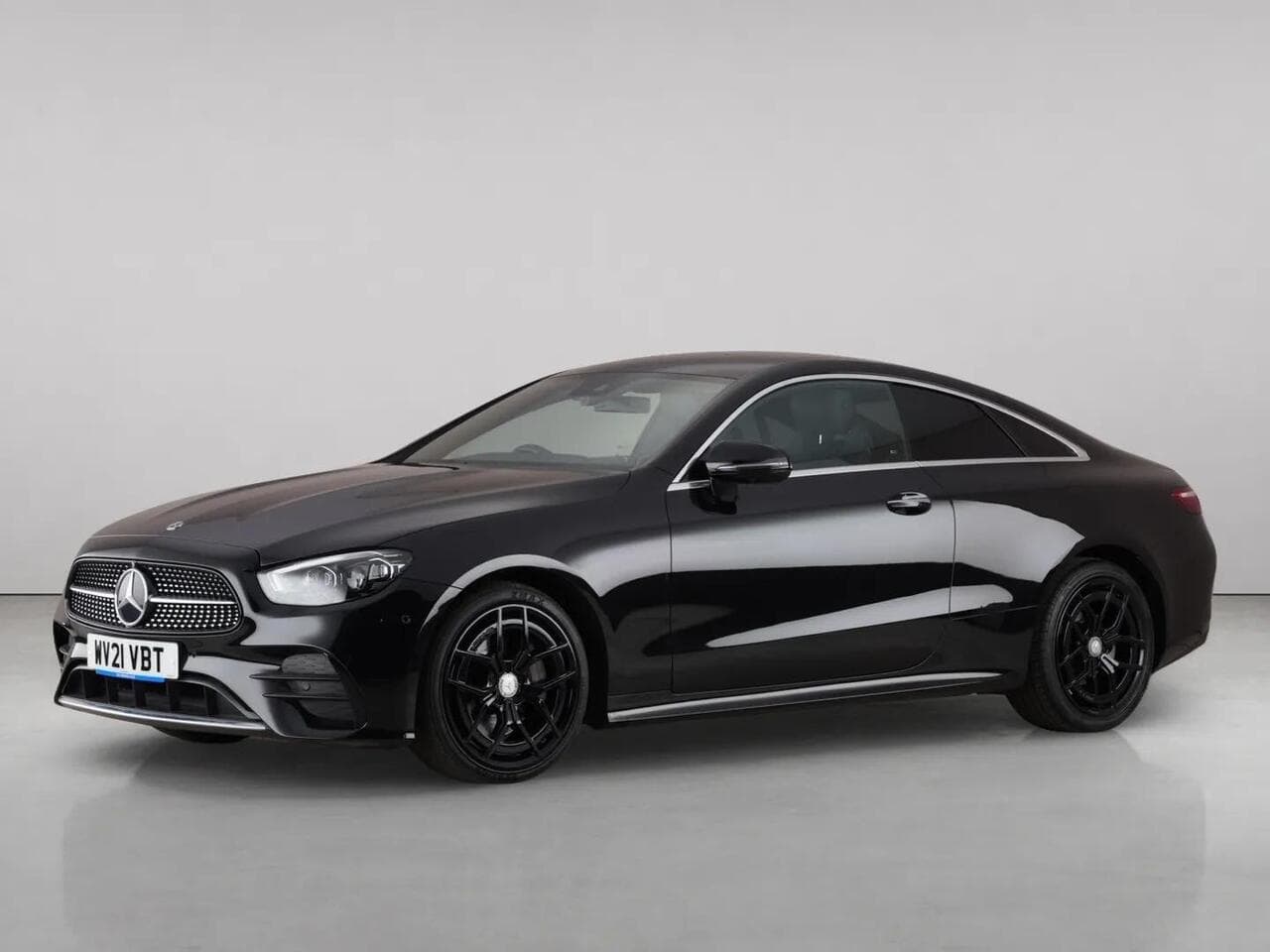 Mercedes-Benz E Class thumbnail Front Left