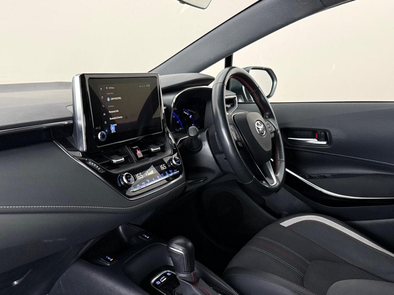 Toyota Corolla thumbnail Interior Front