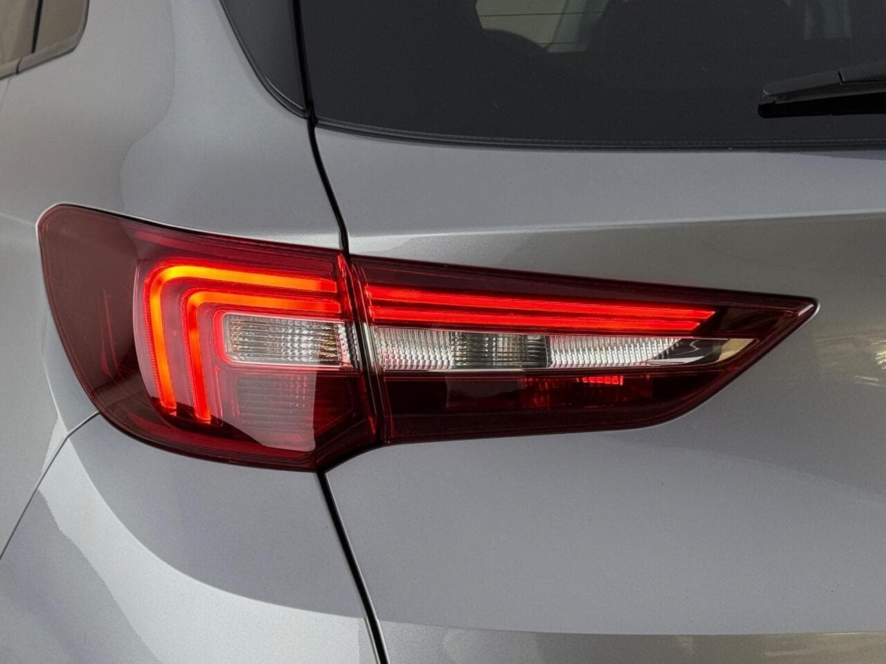 Vauxhall Grandland X thumbnail Lights Rear