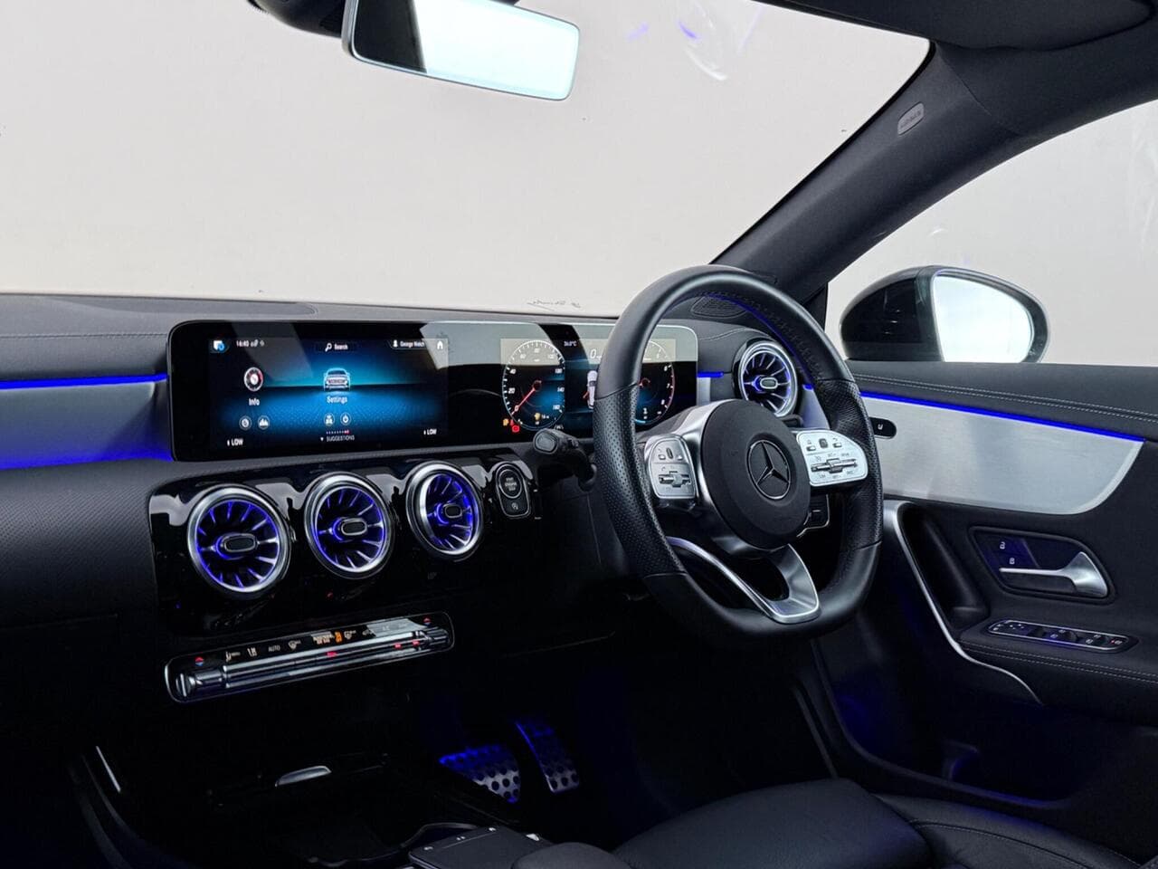 Mercedes-Benz CLA thumbnail Interior Front