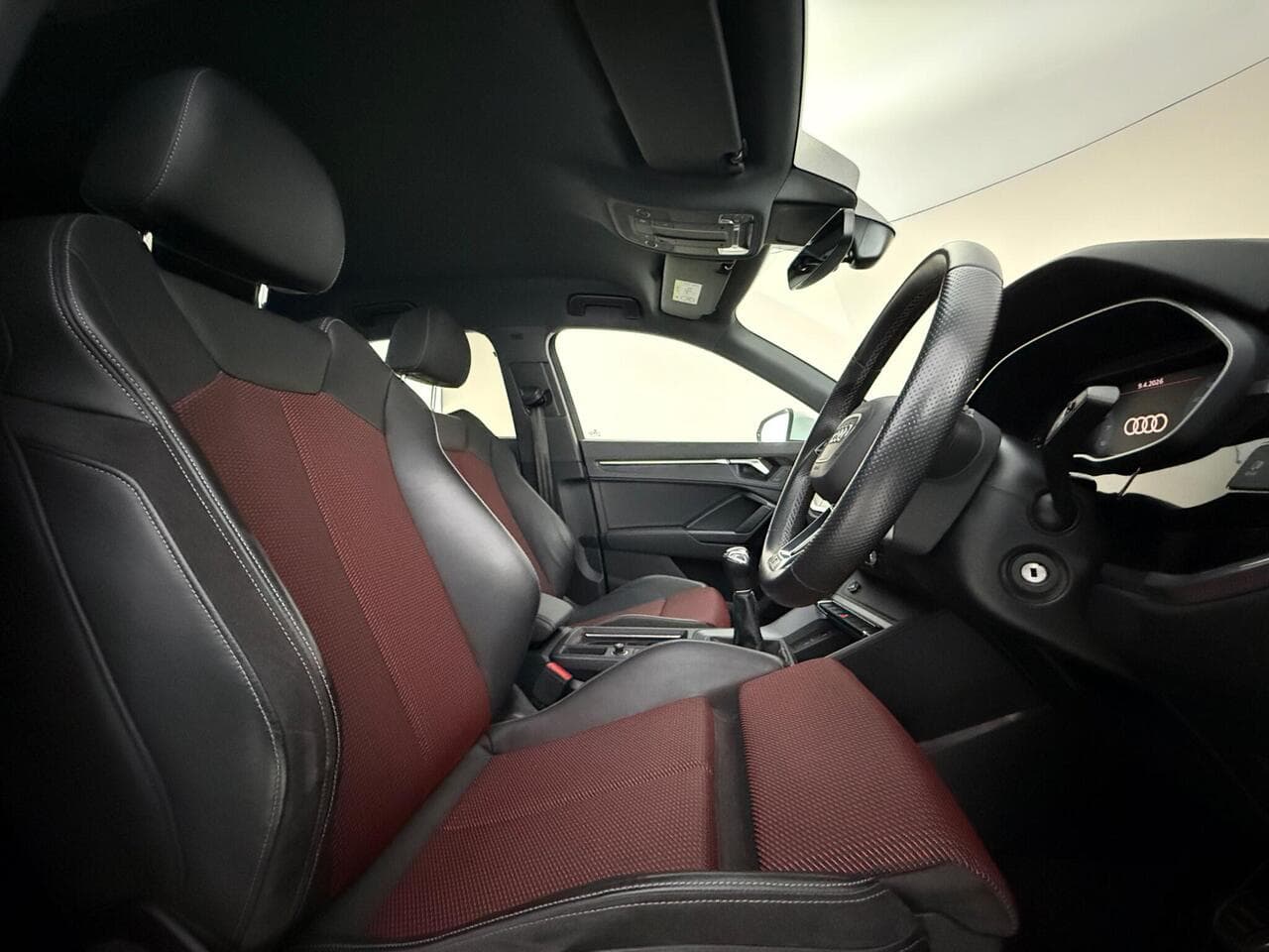 Audi Q3 thumbnail Seat Driver