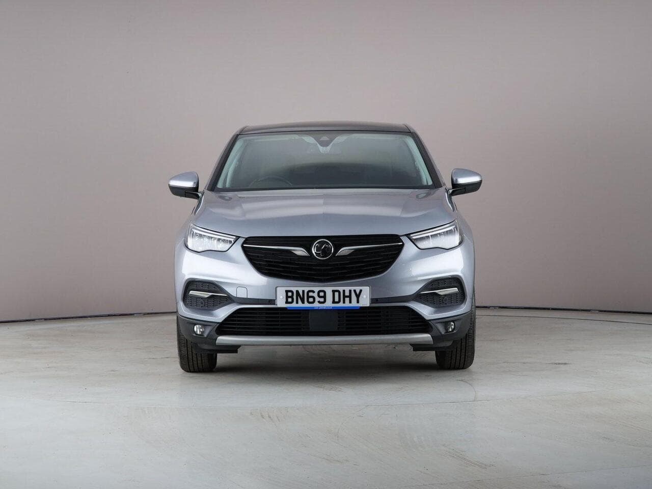 Vauxhall Grandland X thumbnail Front