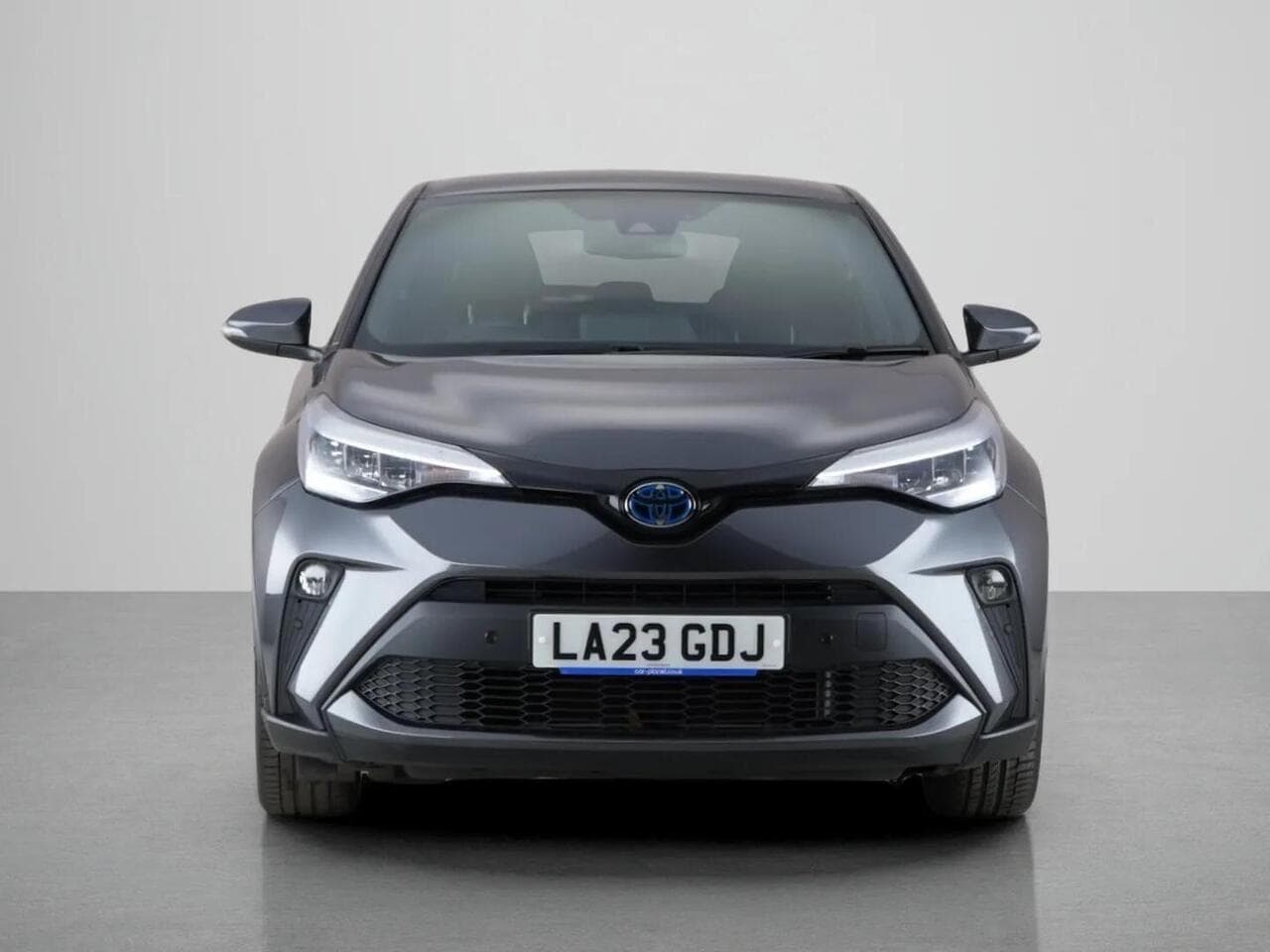 Toyota C-HR thumbnail Front