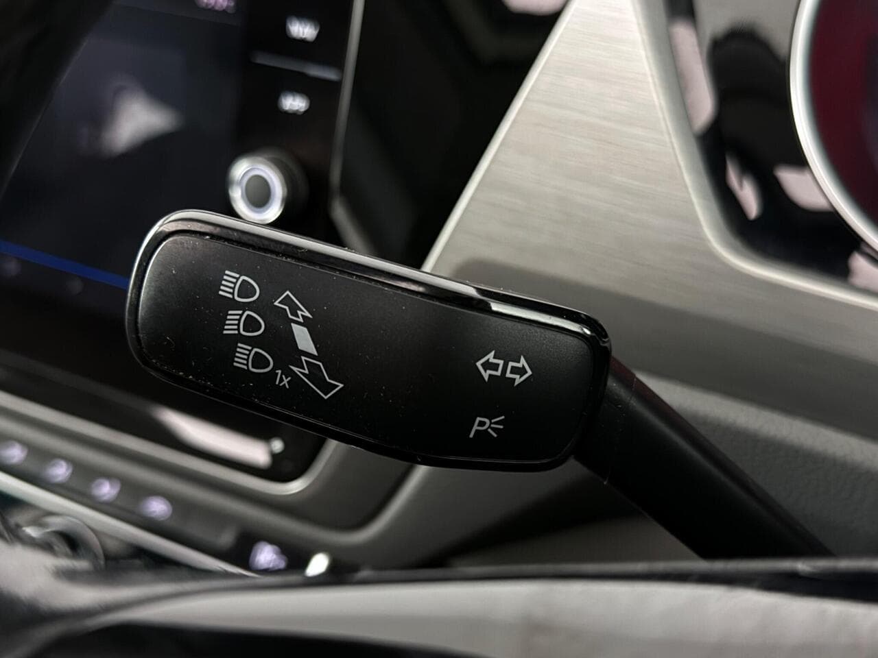Volkswagen Touran thumbnail Misc Controls