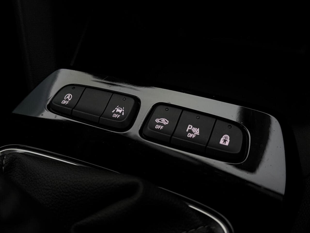Vauxhall Mokka thumbnail Misc Controls