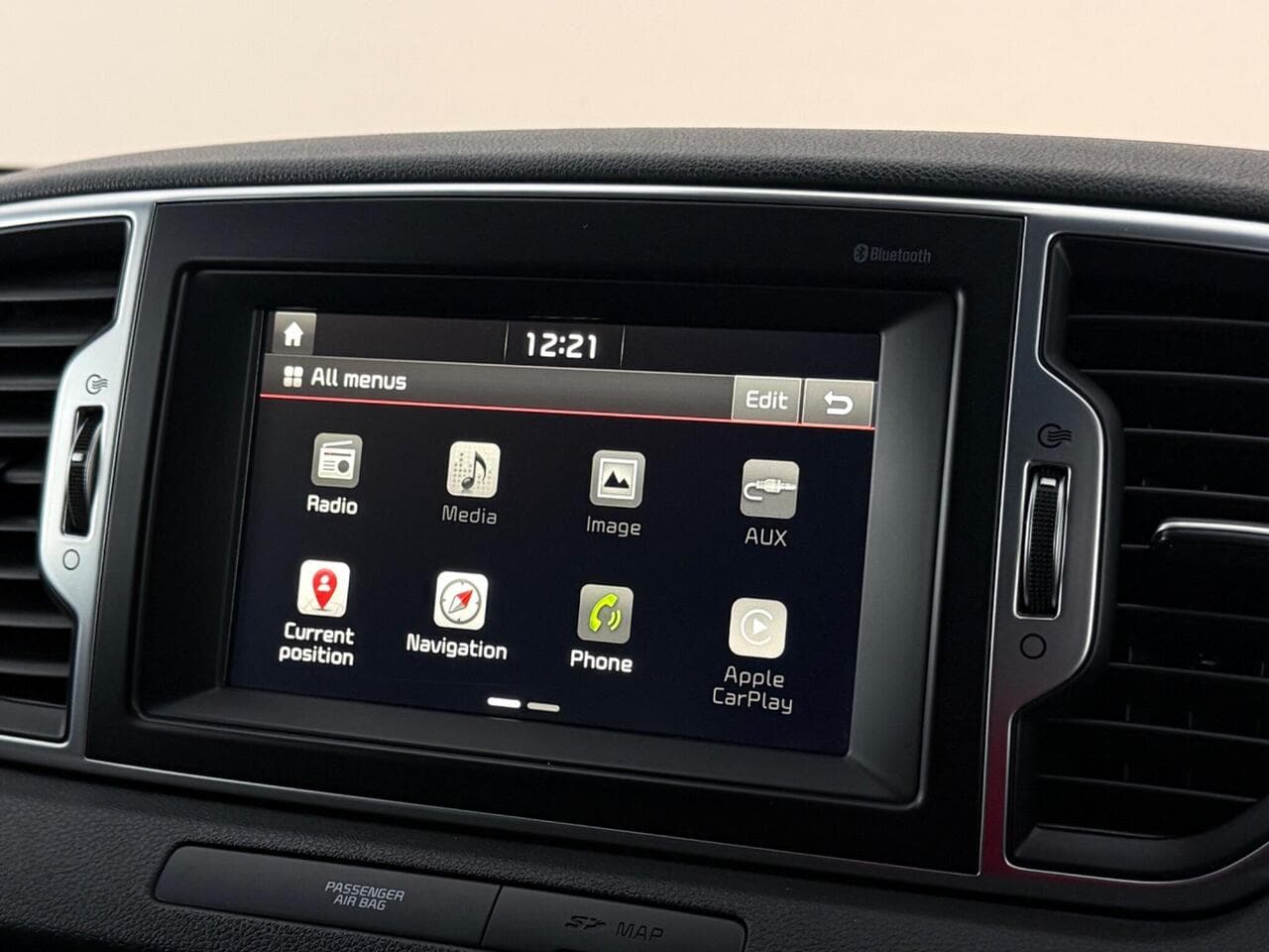 Kia Sportage thumbnail Infotainment System